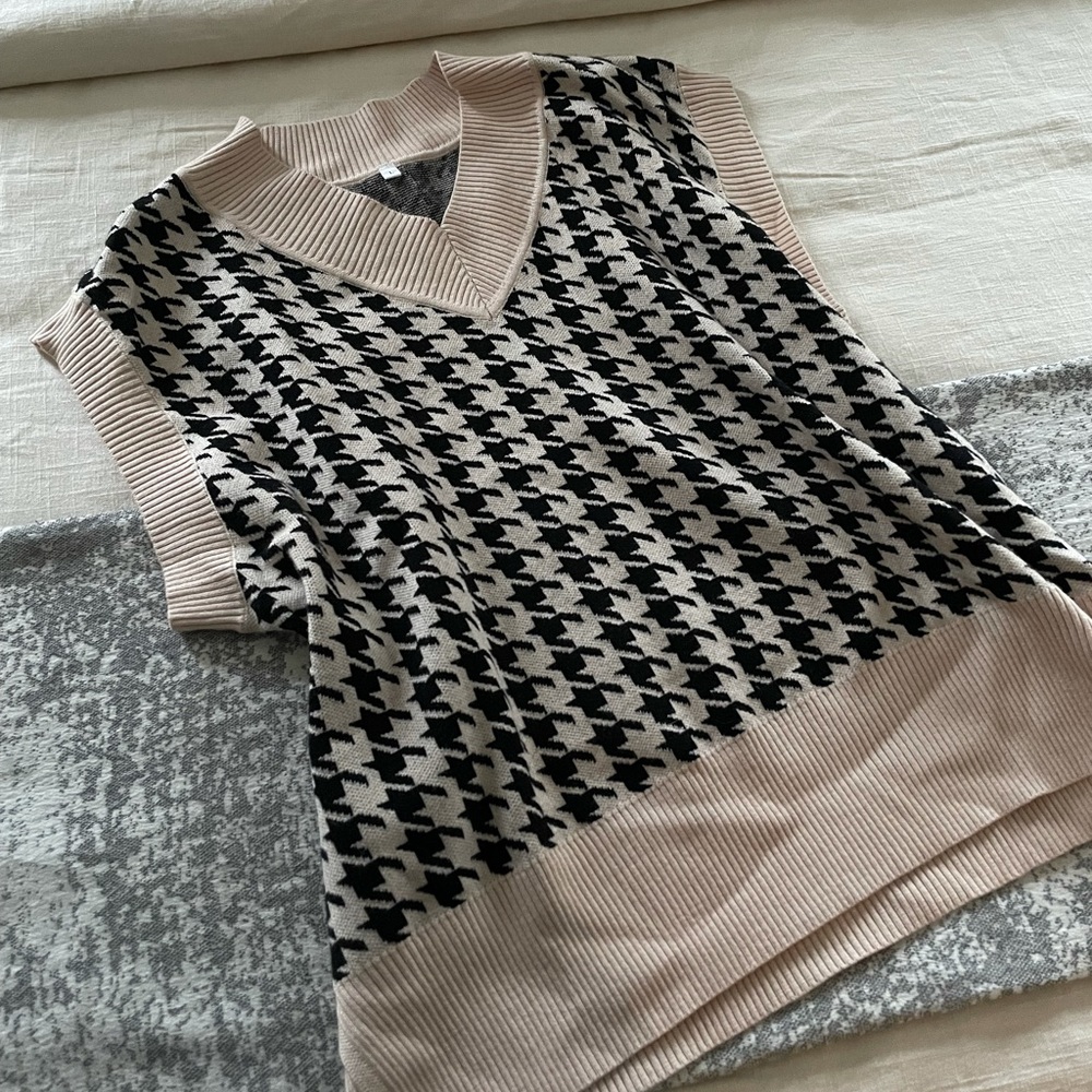 Houndstooth Sweater Vest